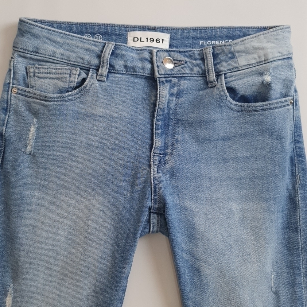 DL1961 Florence Instasculpt Cropped Jeans - Picture 8 of 11
